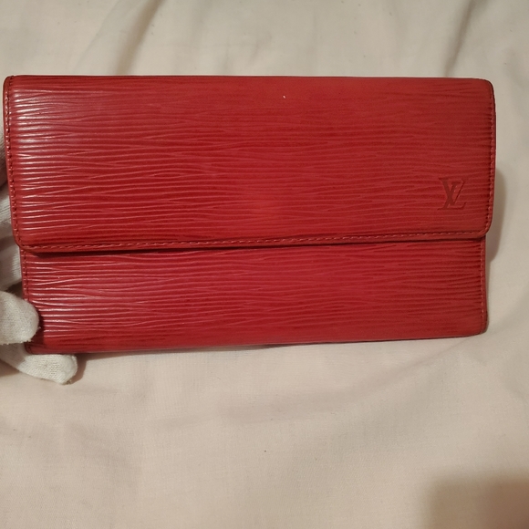 Louis Vuitton Handbags - 🎀 SOLD 🎀